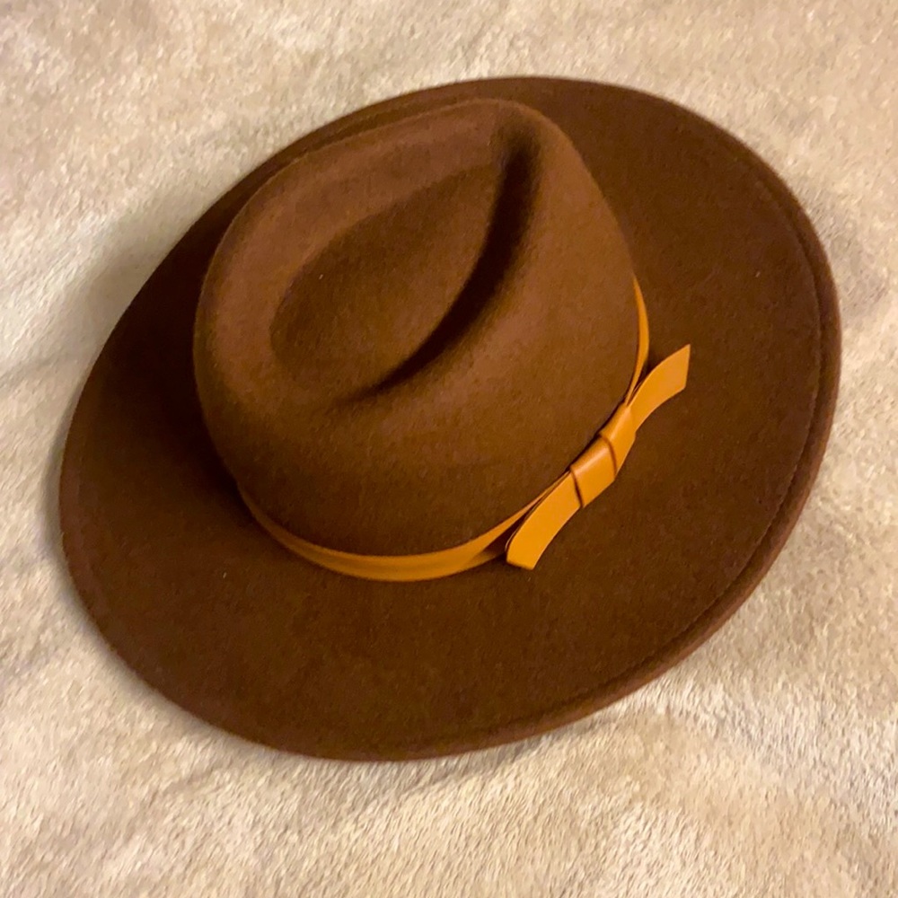 Women’s leather hat
